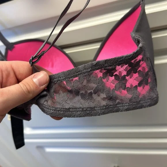 George Bra 🩶 - Picture 3 of 4